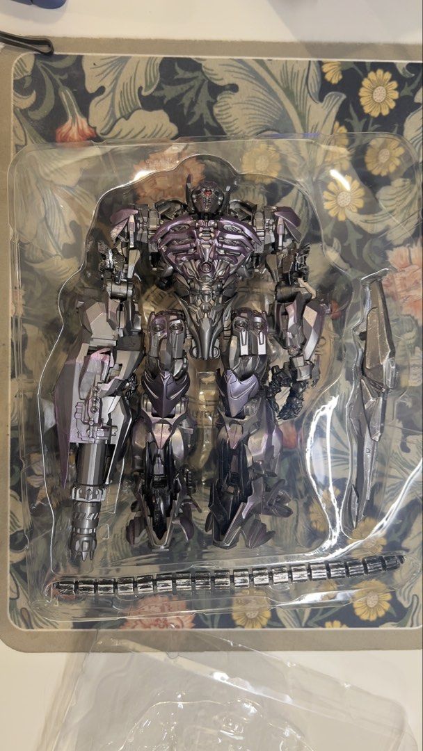 Baiwei TW-1028 Spock Interstellar Pirates (Category: Figurines & Statues) located in Paranaque City. Submitted by btslite (Listing ID 1436179104, Image 2). Description: - Height 8” - Transformer Alloy Edition action figure. - Brand new, in original packaging. - Recommended for ages 6+. - Features a robot figure. - Includes a gun and shield. ⚠️ Condition: Pre-loved / second-hand. Not brand new—may have minimal signs of use. 📍 Location: Parañaque 