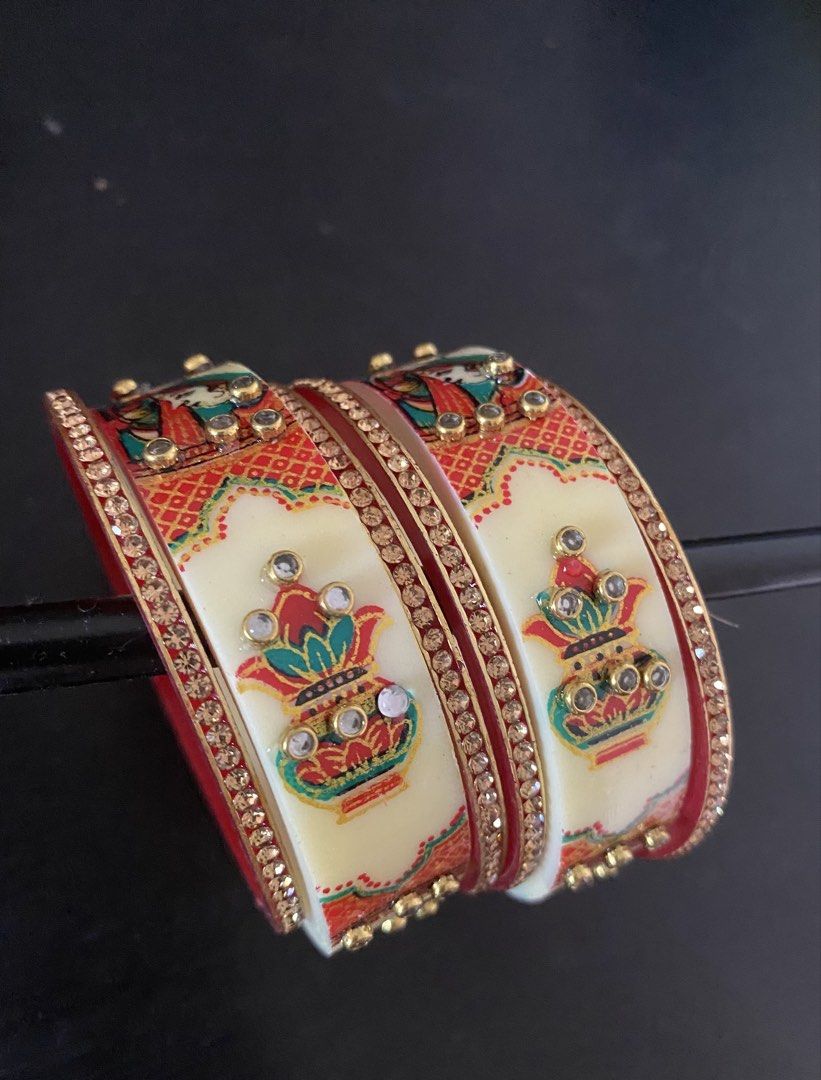 Bangles (Category: Jewelry) located in Singapore. Submitted by nayraworld (Listing ID 1436168953, Image 1). Description: .