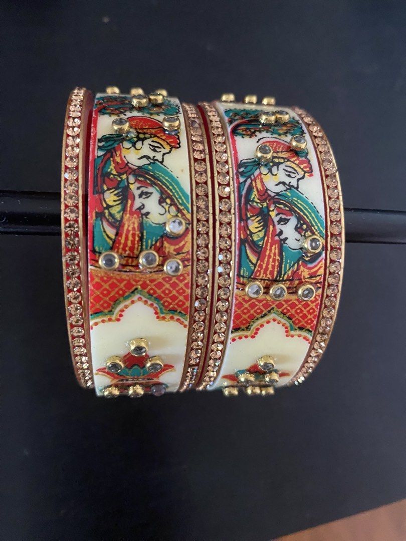 Bangles (Category: Jewelry) located in Singapore. Submitted by nayraworld (Listing ID 1436168953, Image 3). Description: .