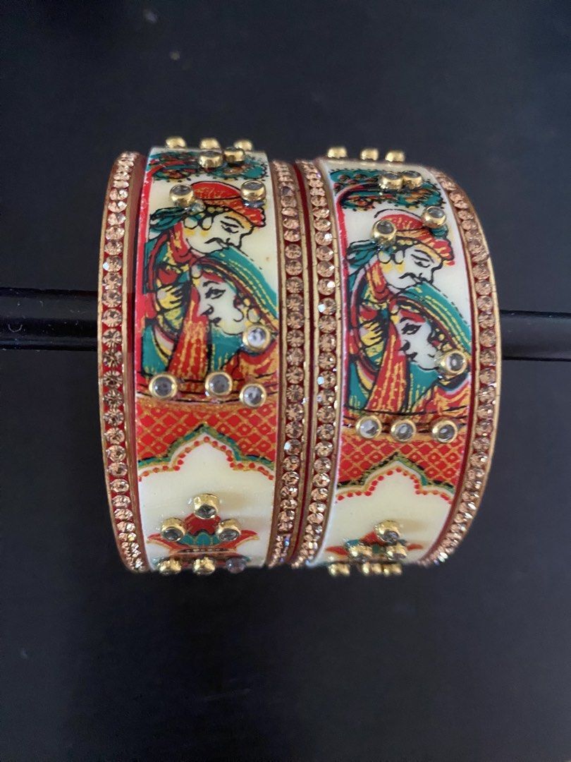 Bangles (Category: Jewelry) located in Singapore. Submitted by nayraworld (Listing ID 1436168953, Image 2). Description: .