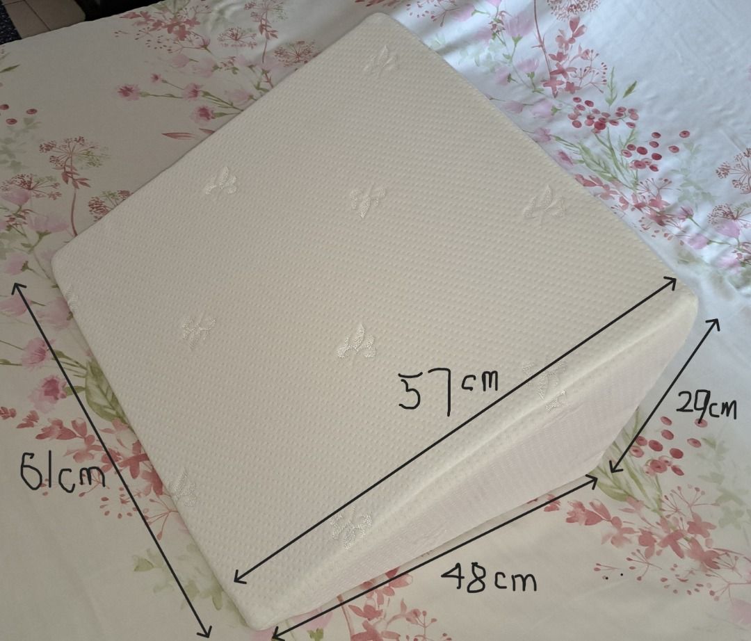 Bed Wedge Pillow - Like New