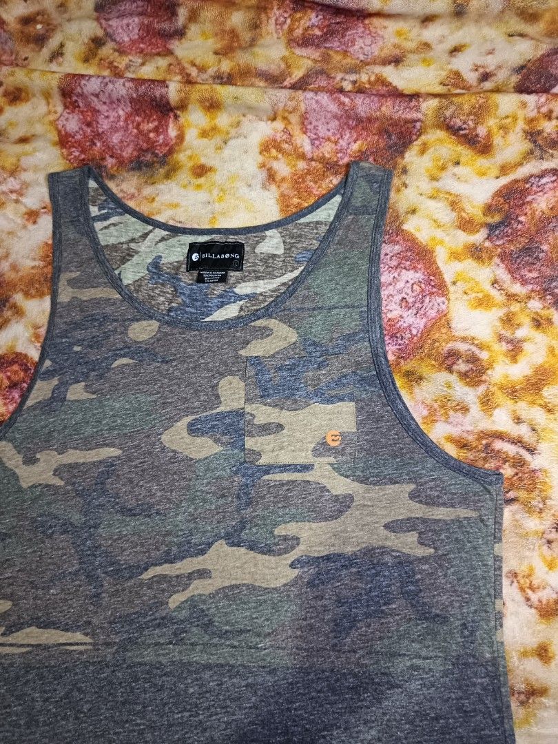Billabong camou tank top (Category: Swim Top & Rash Guards) located in Narra. Submitted by davidddyyy (Listing ID 1436103827, Image 3). Description: size Large Excellent condition fresh from bale, need wash 380+sf.