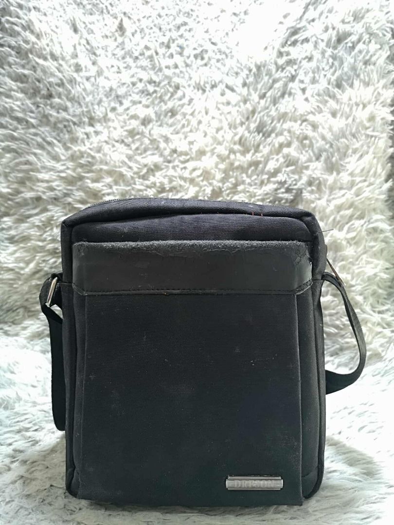 Black Men Zipper Closure Sling Bag (Category: Sling Bags) located in Santa Cruz. Submitted by jmy_surplus.2 (Listing ID 1436175816, Image 1). Description: Size ; L - 11 W - 10 Color ; Black Type ; Sling Bag Brand ; No Brand Material ; Nylon Style ; Black Zipper Closure Sling Bag LR 154 JMY 3 Batch #203.