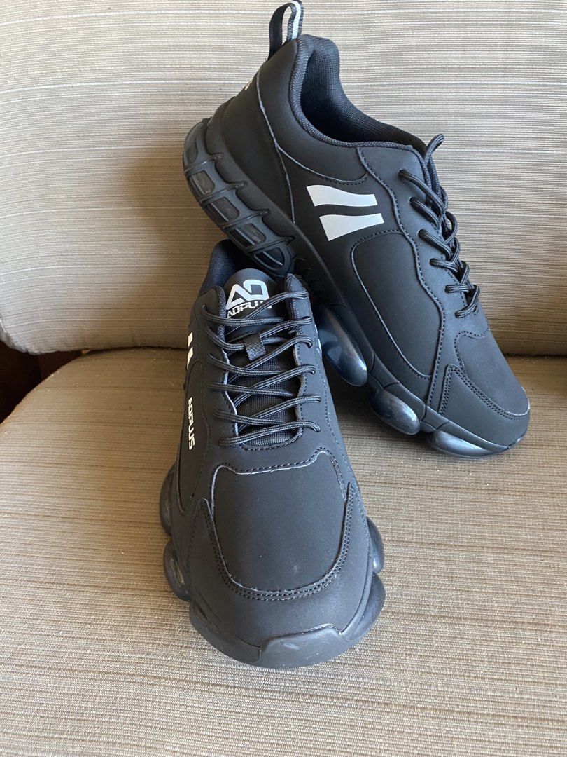 Black Sneakers Men Sz Us12 (Category: Sneakers) located in Gattaran. Submitted by sweet_relove (Listing ID 1436168258, Image 2). Description: .