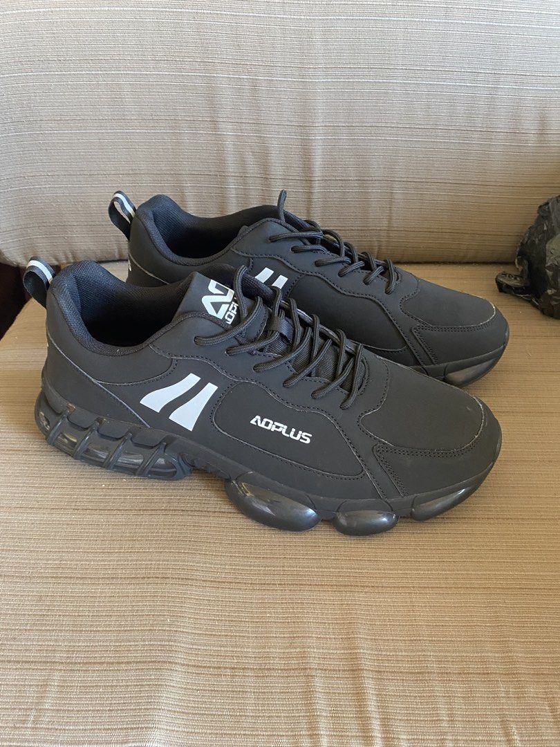Black Sneakers Men Sz Us12 (Category: Sneakers) located in Gattaran. Submitted by sweet_relove (Listing ID 1436168258, Image 3). Description: .