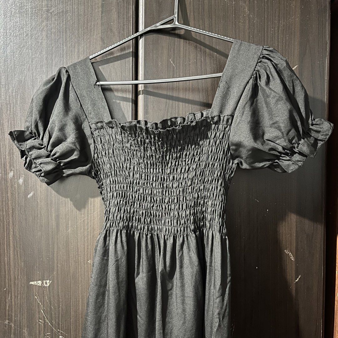 Black Square Neck Maxi Long Dress | Goth alt (Category: Dresses) located in Angeles City. Submitted by leo.rivera444 (Listing ID 1436236313, Image 1). Description: Cute simple dress With damage.