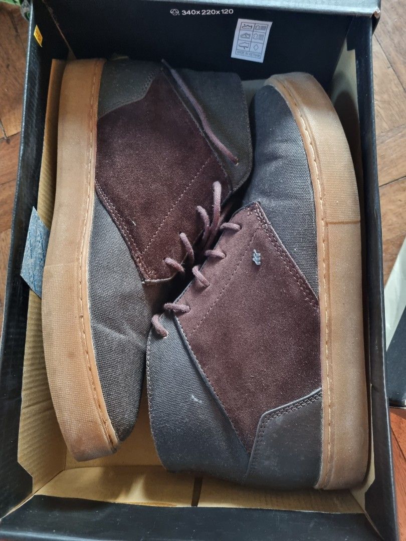 Boxfresh Chukka Boots - Size UK 10 (Category: Boots) located in Quezon City. Submitted by fpam13 (Listing ID 1436282723, Image 3). Description: - Boxfresh chukka boots - Size: UK 10 / EUR 43 - Color: Brown and grey - Features patterned interior - Brown sole - Includes original box - Made in Vietnam.