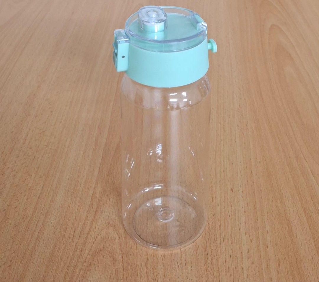 Brand new clear Water Bottle with filter / tumbler
