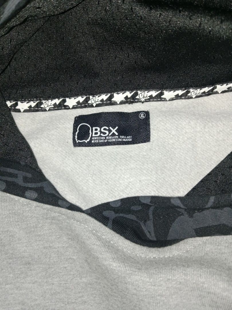 BSX Mini CHE Hoodie (Category: Coats, Jackets and Outerwear) located in Taguig. Submitted by brent_de_belen (Listing ID 1436116415, Image 2). Description: BSX (Giordano) NEVER GIVE UP Hoodie Size XL on tag Length: 27.5 Width: 21.5 As new condition, no issue..