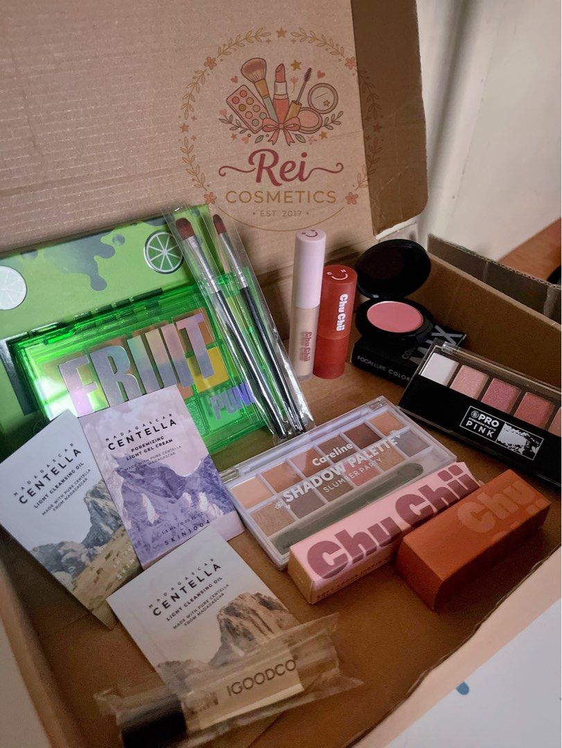 SOLD Bundle Set, Take All Mix Branded Makeup (Category: Makeup) located in Naga. Submitted by threiftclo (Listing ID 1436257658, Image 1). Description: Focallure Color Mix in the shade B06 Careline Shadow Pallete in the shade Slumber Party EverBilena Eyeshadow Pallete in the Shade Pink Ucanbe Fruit Punch 15 colors Eyeshadow Chuchu Beauty Soft Focus Liquid Concealer Chuchu Beauty Matte Bomb Lipstick with freebies Centella Sachets and Brushes All B