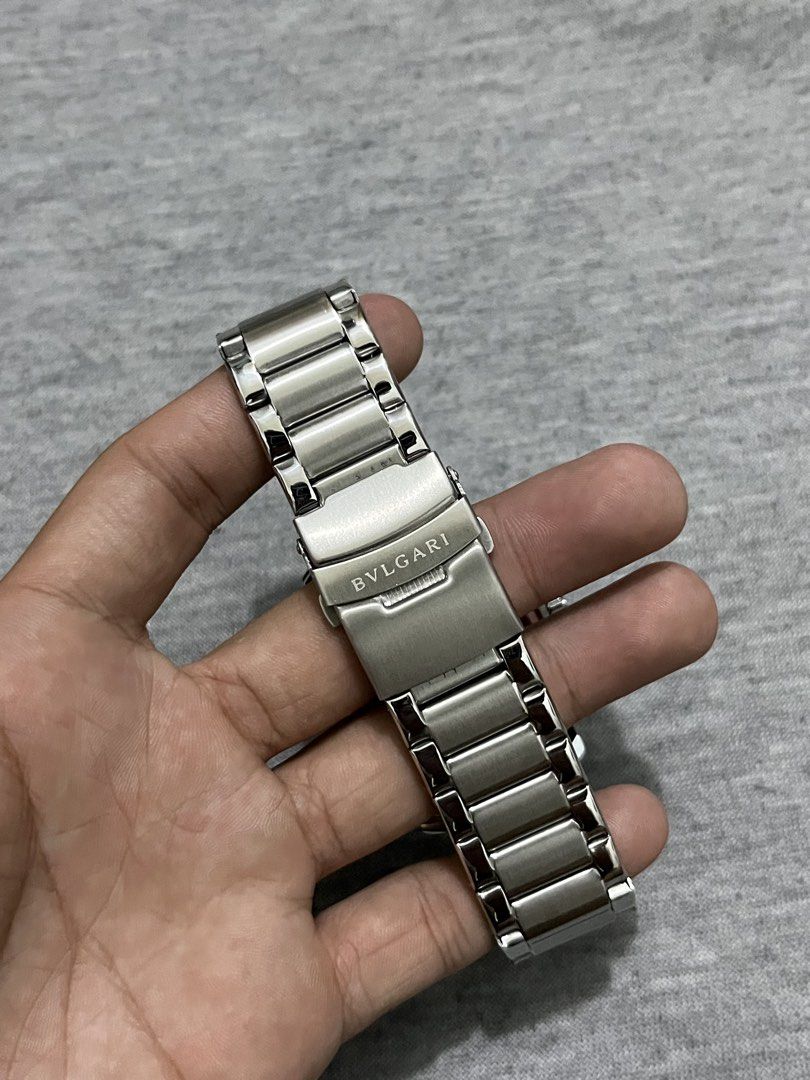 BVLGARI CHRONO SKELETON DIAL (Category: Luxury Watches) located in Manila. Submitted by aihzenbalt91094 (Listing ID 1436100134, Image 2). Description: - BVLGARI CHRONO SKELETON DIAL - 44 MM - WITH DATE - AUTOMATIC - JAPAN SOURCE - HEAVY/HEAVY STRAP - WATER RESISTANT - DOUBLE LOCK - WORKING - AS NEW - NO ISSUE - WITH BOX IF CLAIM - CLAIM 1,500.