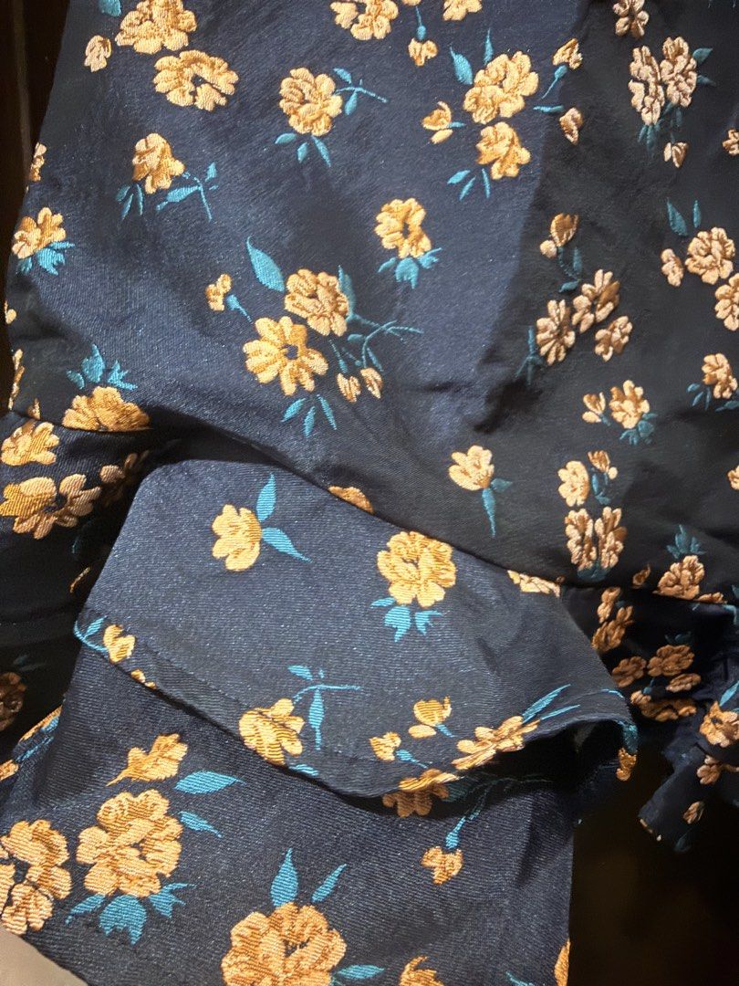 BWLDR- String Navy blue floral dress (Category: Dresses) located in Mandaluyong City. Submitted by giuseppina85 (Listing ID 1436259285, Image 2). Description: Brand new with no tag. Washed but never used. High quality textured dress .