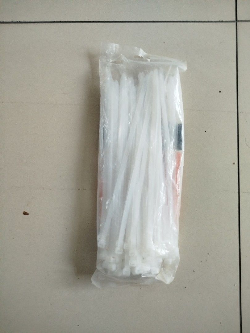 Cable tie