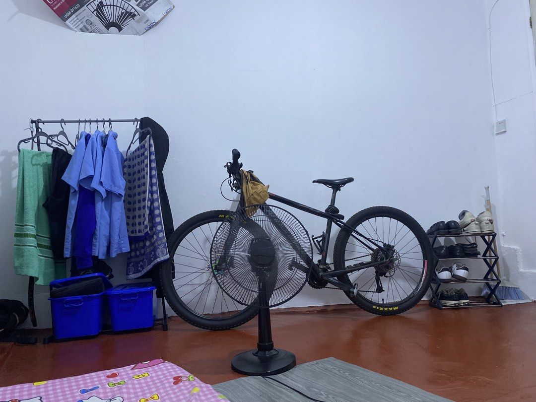 Cannondale Trail 6 Mountain Bike (Category: Bicycles) located in Manila. Submitted by camille08092020 (Listing ID 1436232190, Image 3). Description: Cannondale Trail 6 mountain bike. Features disc brakes and Maxxis tires. The bike has a black frame with red accents. The bike has a comfortable seat and a gear system for various terrains. Perfect for both casual rides and more challenging adventures..