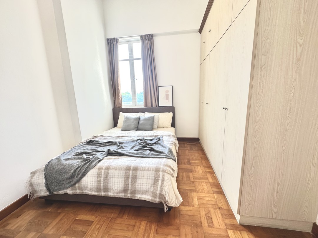 (Category: ) located in . Submitted by livmore (Listing ID 1436179457, Image 1). Description: .