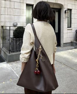 (Category: ) located in . Submitted by lins.petite.confiserie (Listing ID 1436103686, Image 1). Description: .