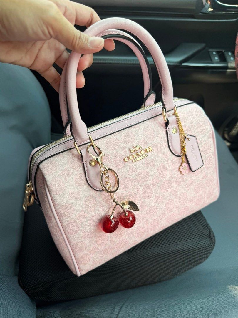 Coach Rowan Pink Bag (Category: Luxury Bags & Wallets) located in Quezon City. Submitted by spikesforhope (Listing ID 1436142248, Image 1). Description: .