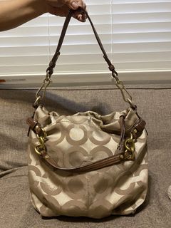 (Category: ) located in . Submitted by jupreloved_ (Listing ID 1436169000, Image 1). Description: .