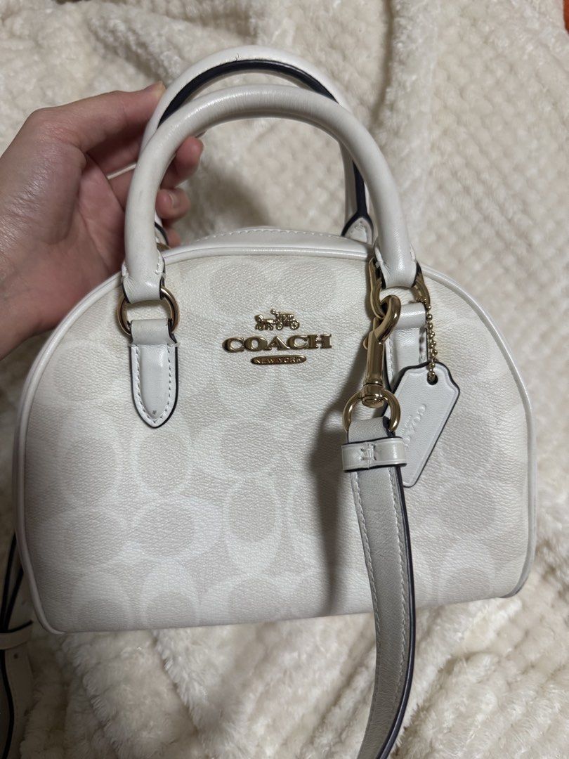 Authentic Coach Sydney Satchel white (Category: Luxury Bags & Wallets) located in Quezon City. Submitted by buhbyestuff (Listing ID 1436251106, Image 1). Description: .