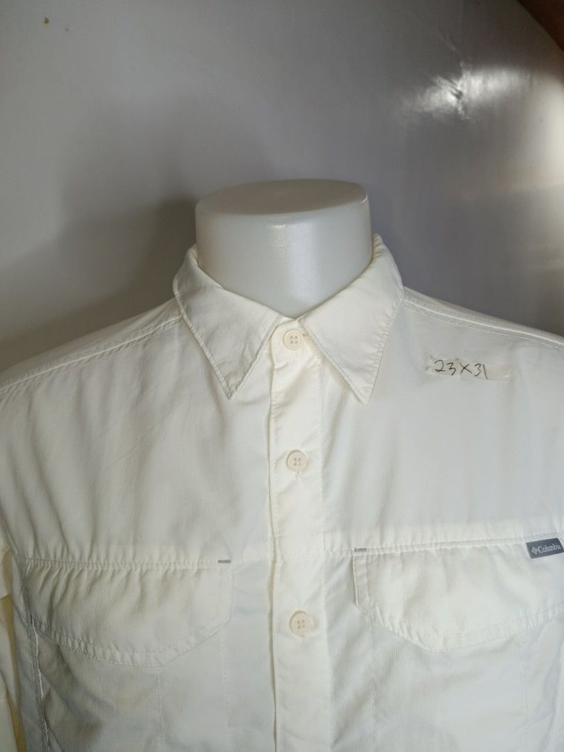 Columbia Windbreaker Longsleeve 3/4 (Category: Sets & Coordinates) located in Tabaco. Submitted by chicpolos (Listing ID 1436259162, Image 2). Description: 📌850 shipped - 23x31 - Good as New - 9.7 color rate - No issue/s - Adjustable to 3/4 sleeves .
