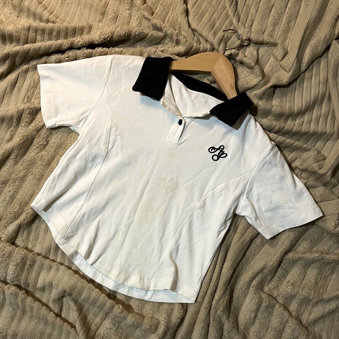 Crop Polo Shirt (Category: Blouses) located in Rizal. Submitted by everything.threads (Listing ID 1436128579, Image 1). Description: 📌 Details Size: XS-S MOP: GCash / Bank Transfer MOD: J&T / Lalamove Loc: Montalban Rizal .