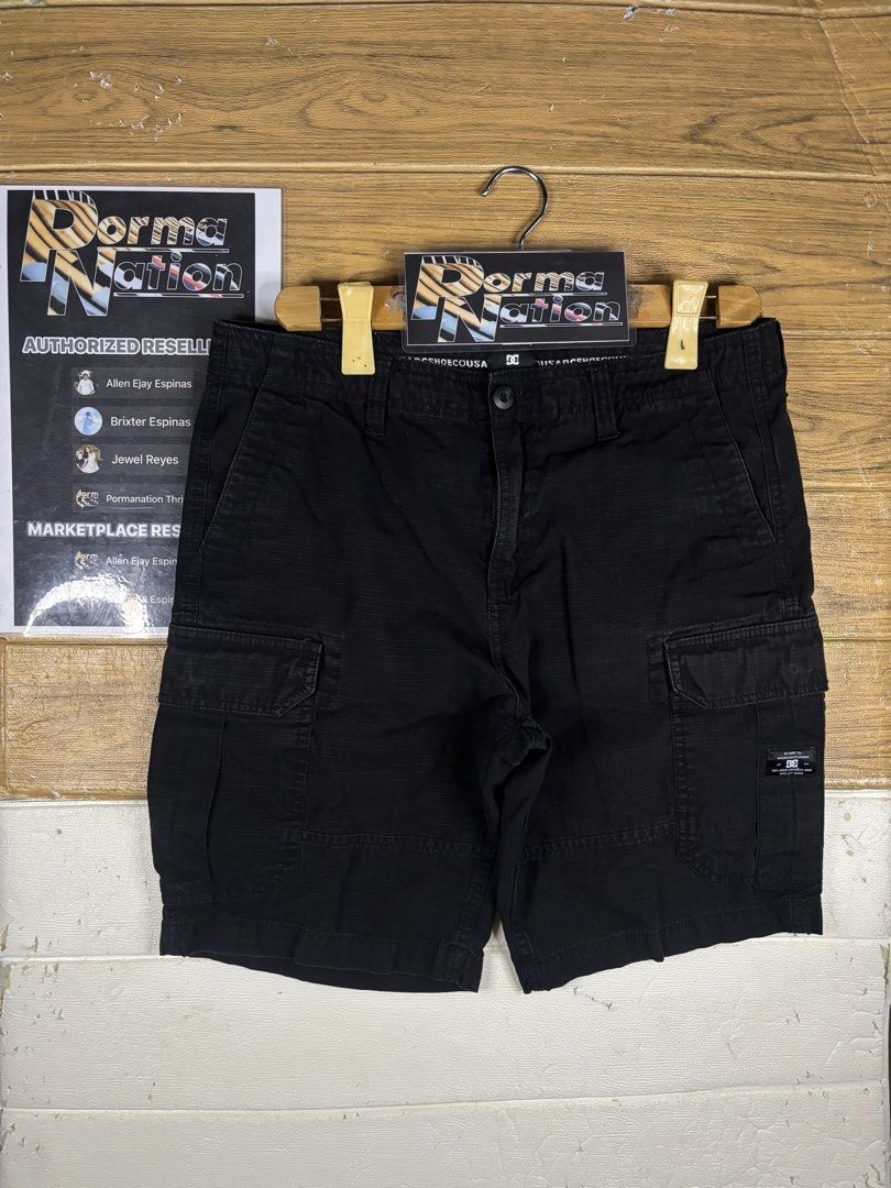 DC SHOES USA ROOMY CARGO SHORT (Category: Shorts) located in Cabuyao City. Submitted by pormanation-thrift-store (Listing ID 1436285687, Image 3). Description: DC SHOES USA ROOMY CARGO SHORT Condition: EXCELLENT Color rate: 9/10 Size: 30 Dimes: 32”Wx18.5”L Issue: PATCH Price: 350.