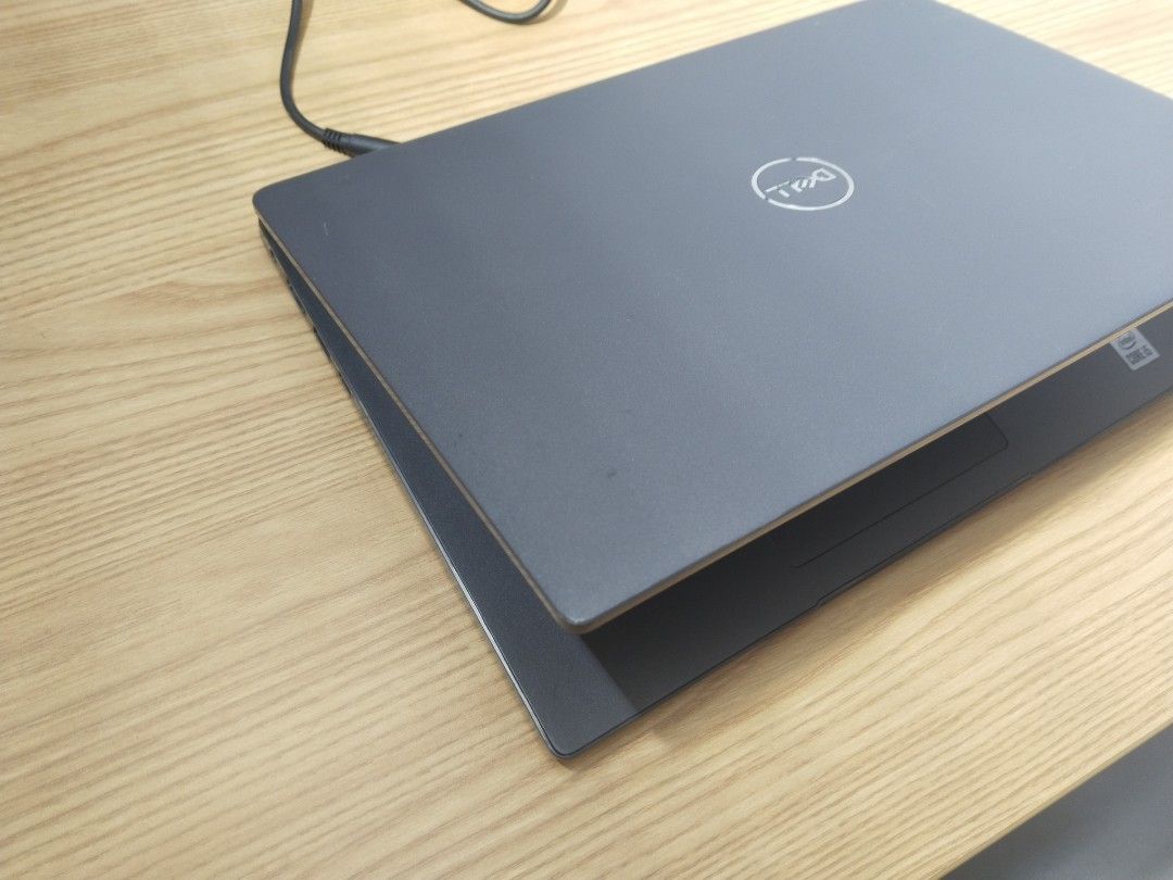 Dell latitude intel core i5 processor 10th generation. Like new conditions super fast run sets boot tup Microsoft office full versos already installed ready to use immediately446301570345871361