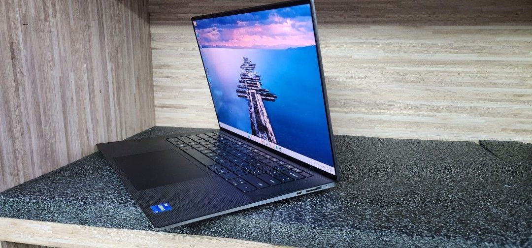 Dell Precision 5660 Laptop