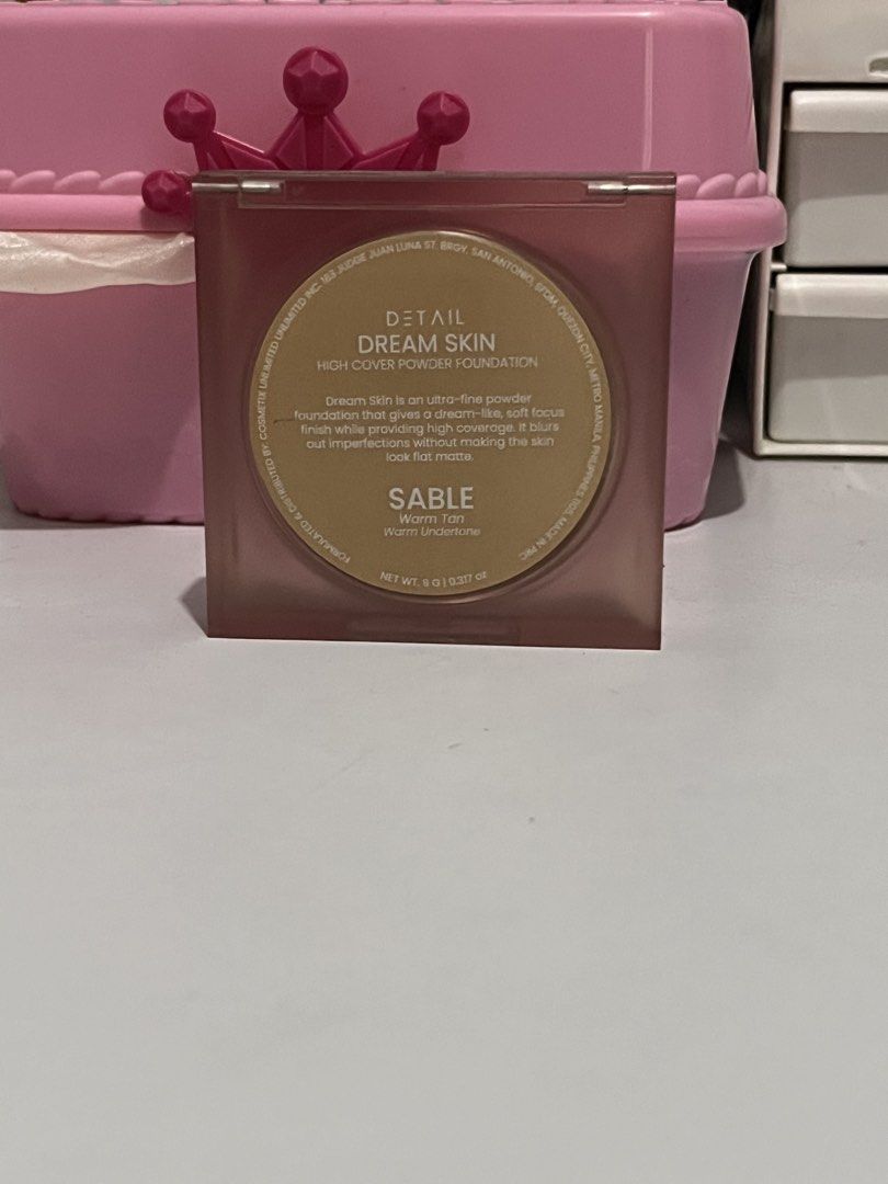 Detail Dream Skin Powder Foundation (Category: Makeup) located in Quezon City. Submitted by nichaulz (Listing ID 1436252621, Image 2). Description: — rfs: not my shade and mas prefer ko liquid foundation — used 2-3 times, tinry ko siya talaga a few times baka sakali magustuhan ko sa skintone ko pero sadly dark siya on my skin :( — no box na >< may bawas pa if sure buyer! — xsensi, bili kayo ng bago if ayaw ng used pls ^^ let’s not waste each othe