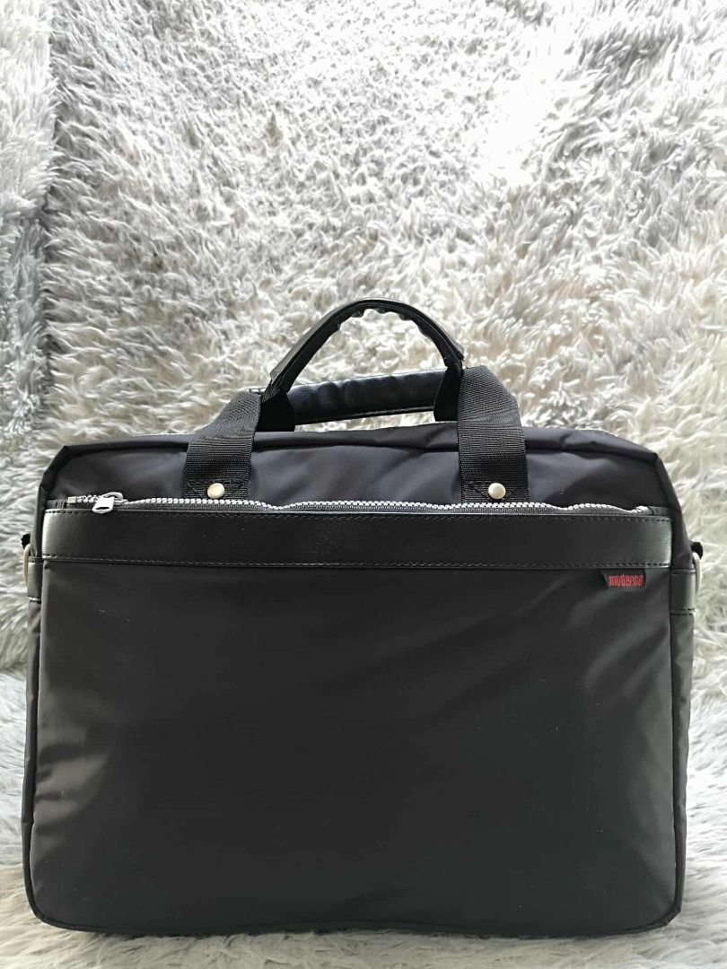 Durable Black Laptop Bag (Category: Laptop Bags & Sleeves) located in Santa Cruz. Submitted by jmy_surplus.2 (Listing ID 1436155411, Image 1). Description: Size ; L - 13 W - 16 Color ; Black Type ; Laptop bag Brand ; No Brand Material ; Nylon Style ; Black laptop Bag LR 153 JMY 1 Batch #202.