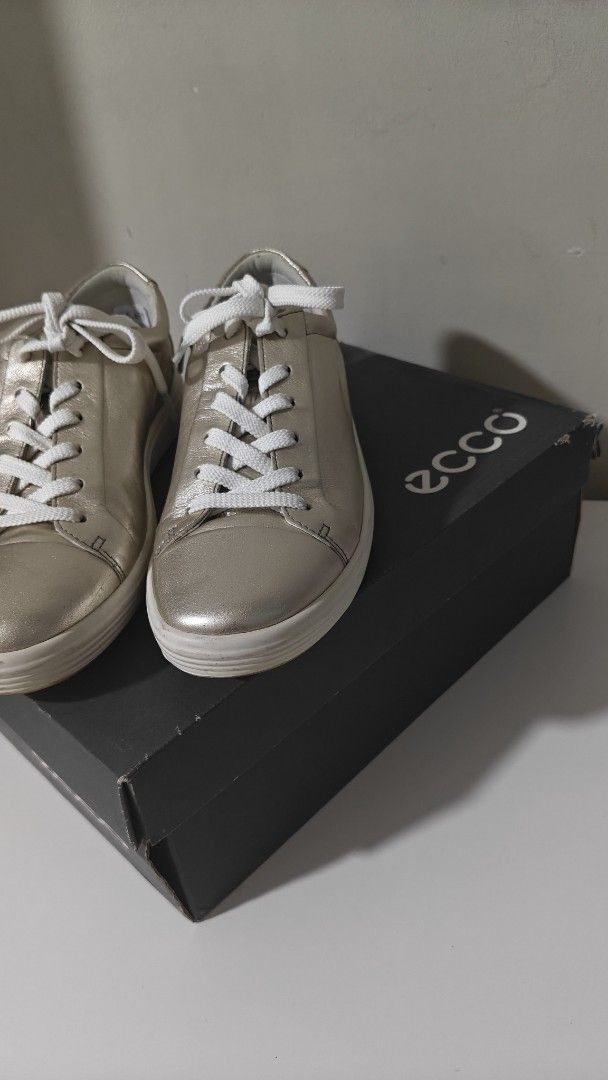 ECCO Soft 7 (Category: Sneakers) located in Mandaluyong City. Submitted by bleu_decluttering (Listing ID 1436137602, Image 3). Description: Selling my ECCO soft 7 Bought this for ₱ 10,499 Selling price: ₱ 3,000 Size: EU 38 / US 7-7.5.