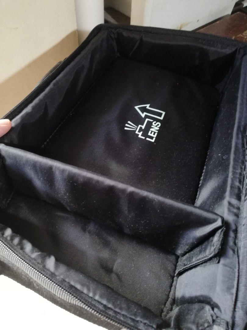 epson soft carrying case, 22cm x 40x 10 (Category: Other Sports Equipment and Supplies) located in Paranaque City. Submitted by 4thestate.surplusan (Listing ID 1436126369, Image 2). Description: soft carrying bag for lens.