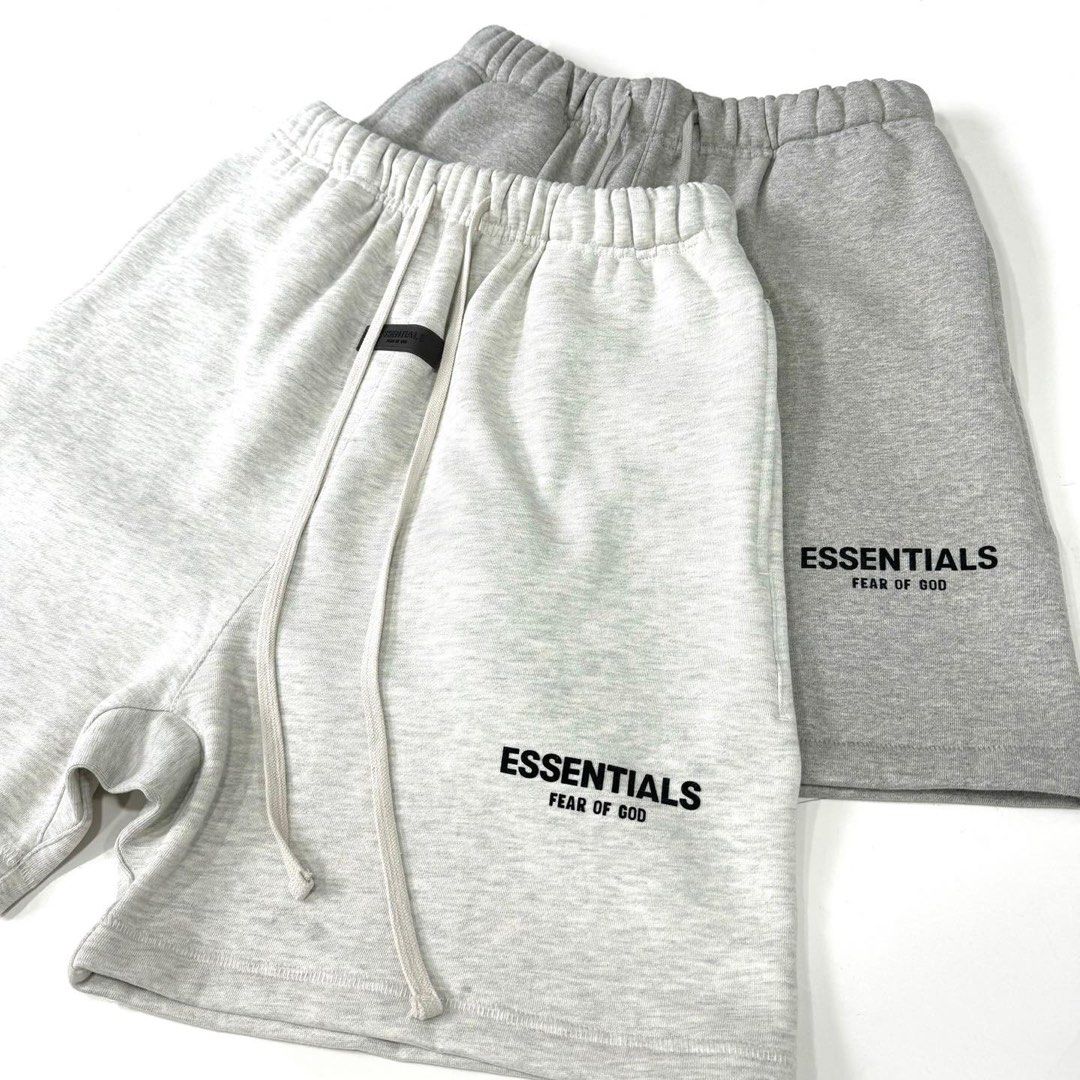 Essentials （分類：短褲）位於 Hong Kong。 由 kb_euro_online 提交（商品編號 1436244837，圖片 1）。簡介： 🌟看更多款式，可上Facebook或IG選購🌟 事先聲明‼️所有貨品絕不議價❌如要議價,一律不回❌No bargain❌ ✨現貨✨可即日寄出 或 新蒲崗自取 (其他地點不考慮) ❗️現貨❗️ FOG Essentials Core Shorts💥 $599 重磅棉質抓毛料，質感厚實，質感柔軟 深灰色 : S / M / L 淺灰色 : S / M / L Size : ( 吋 ) S 腰圍30-32 長18.5 M 腰圍32-34 長19.5 L 腰圍34-36 長20 Model 173cm 67kg S size 歡迎PM或wapps查詢 所有貨品,保證100%正貨，接受 滙豐/恆生/中銀/payme 過數 100% authentic Account :HSBC/Hang Seng Bank/payme 。
