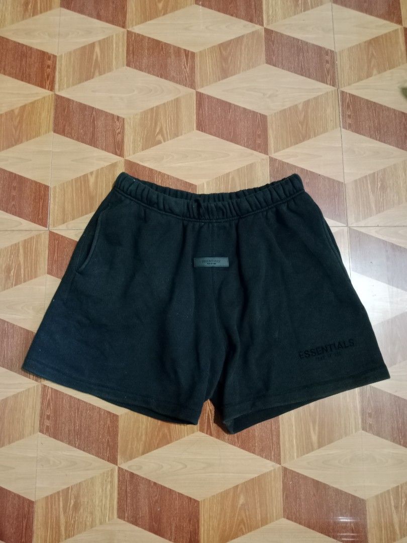 Essentials Short (Category: Activewear) located in Alfonso. Submitted by llcoolj. (Listing ID 1436115785, Image 1). Description: Fear Of God ESSENTIALS SHORT Dimes W-15 Length-16 Size M on tag Color rate 10/10 CONDITION EXCELLENT No issue.