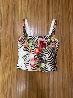 (Category: ) located in . Submitted by everythingbrandedpreloved_ (Listing ID 1436179680, Image 1). Description: .
