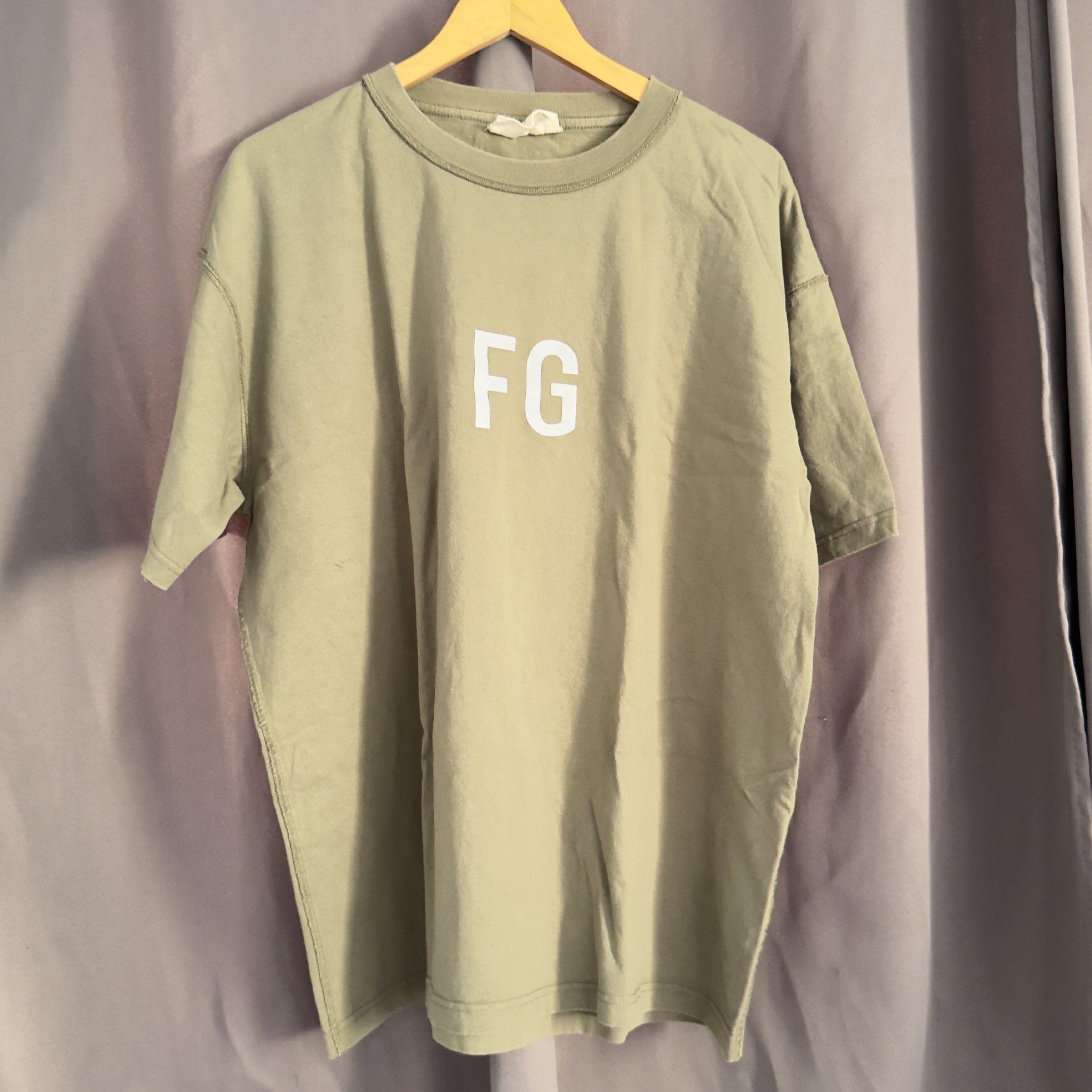 Fear of god (Category: Tshirts & Polo Shirts ) located in Caloocan City. Submitted by bilogi888_ (Listing ID 1436131121, Image 1). Description: No issue.