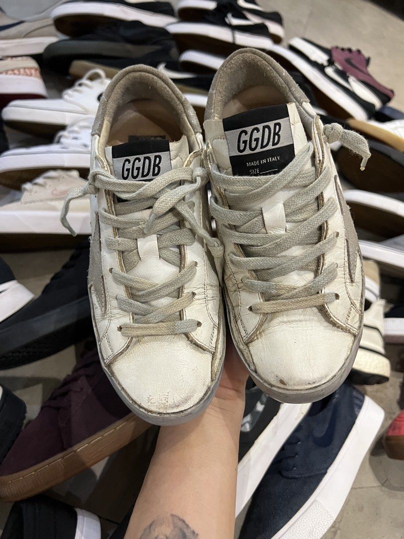 Golden Goose (Category: Sneakers & Footwear) located in Bacolod City. Submitted by novymae23 (Listing ID 1436137210, Image 3). Description: GGDB Superstar Size 35 Verygood Condition With Minor Sign Of Usage 100% Authentic.