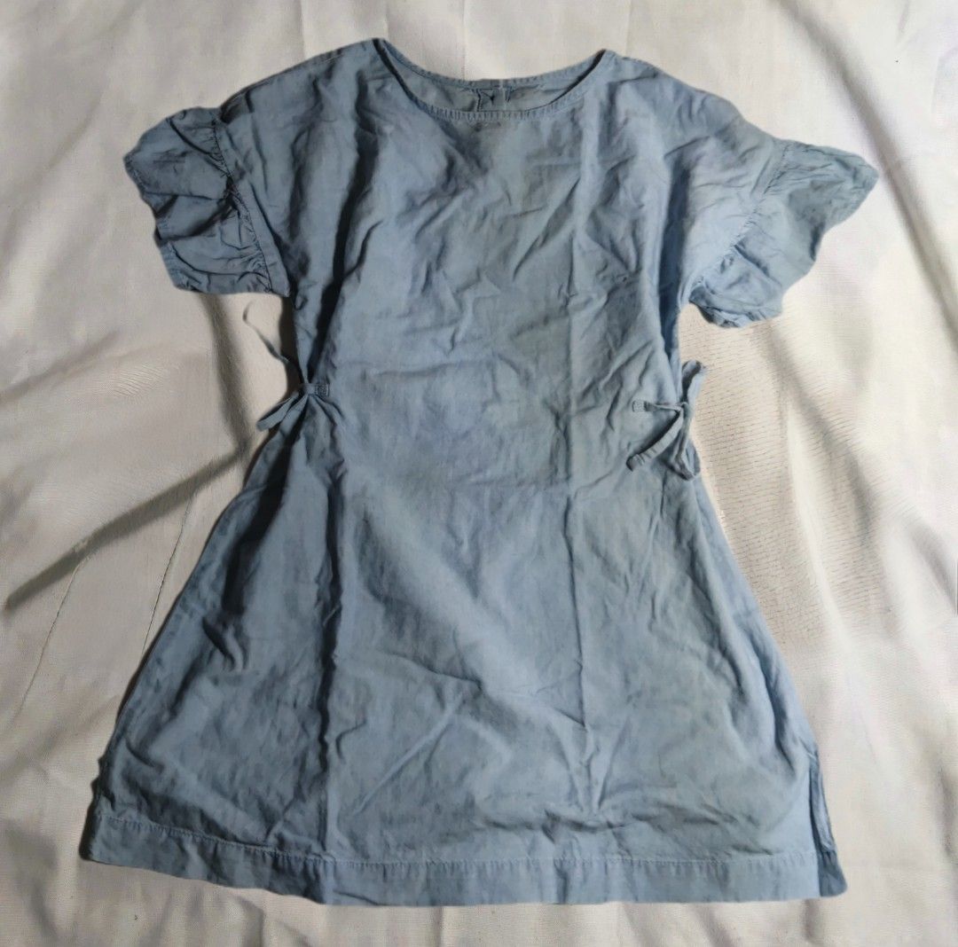 Gymboree Denim Dress - Size 10 (Category: Babies & Kids Fashion) located in Subic. Submitted by gbr6l (Listing ID 1436111619, Image 1). Description: - Gymboree denim dress - Size 10 - Classic denim design - Made of 100% cotton - Features a pocket detail - Made in Bangladesh.