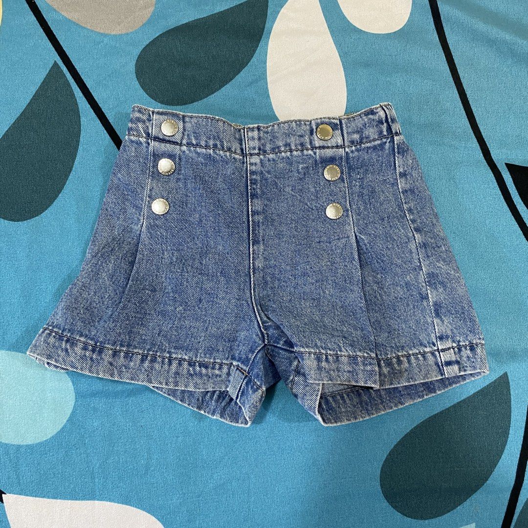 H&M shorts for kids (Category: Babies & Kids Fashion) located in Makati City. Submitted by beaa24 (Listing ID 1436124985, Image 1). Description: .