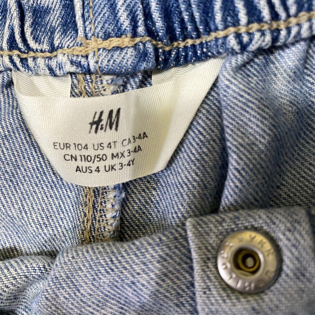 H&M shorts for kids (Category: Babies & Kids Fashion) located in Makati City. Submitted by beaa24 (Listing ID 1436124985, Image 2). Description: .