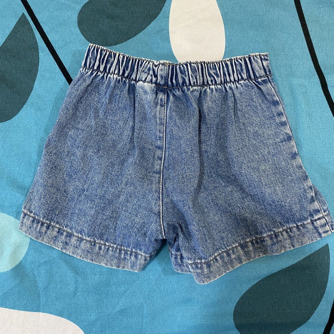 H&M shorts for kids (Category: Babies & Kids Fashion) located in Makati City. Submitted by beaa24 (Listing ID 1436124985, Image 3). Description: .