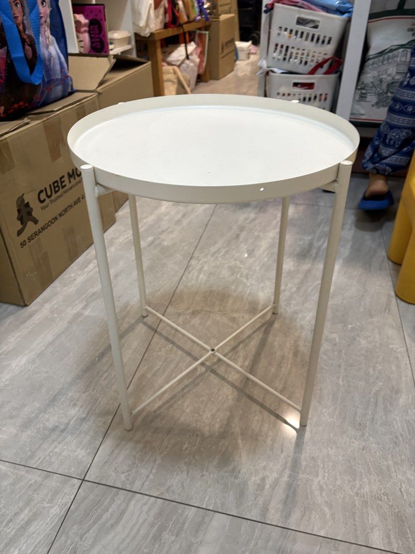 IKEA coffee table445966863125063681