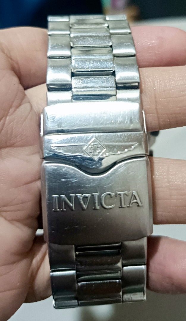 Invicta Pro Diver Chronograph Watch (Category: Men's Watches) located in Alburquerque. Submitted by povv-ph (Listing ID 1436245647, Image 3). Description: Invicta Pro Diver Chronograph (Model 18907). This timepiece is a classic "diver-style" watch characterized by its oversized 50mm stainless steel case and bold blue color scheme. +Movement: Japanese Quartz (VD53 caliber). +Water Resistance: Rated for 200 meters (660 feet), suitable for professio
