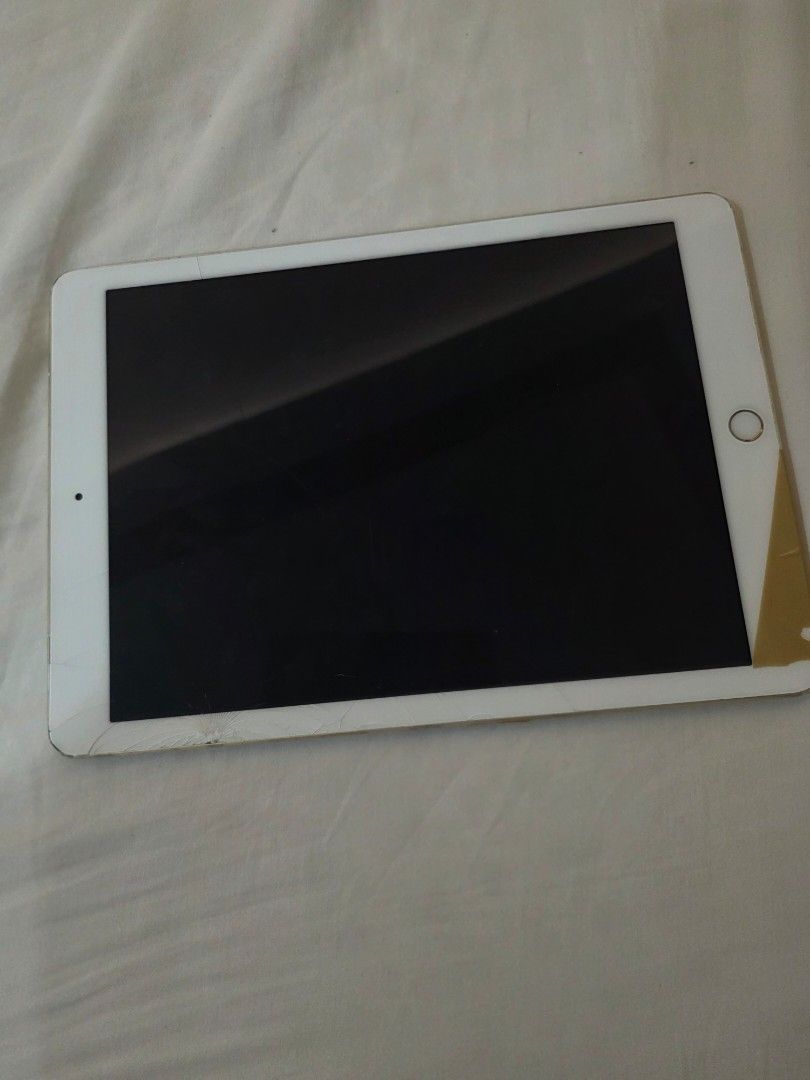 iPad Pro 9.7 128GB CELLULAR 2016. BAD CONDITION446058007584450560