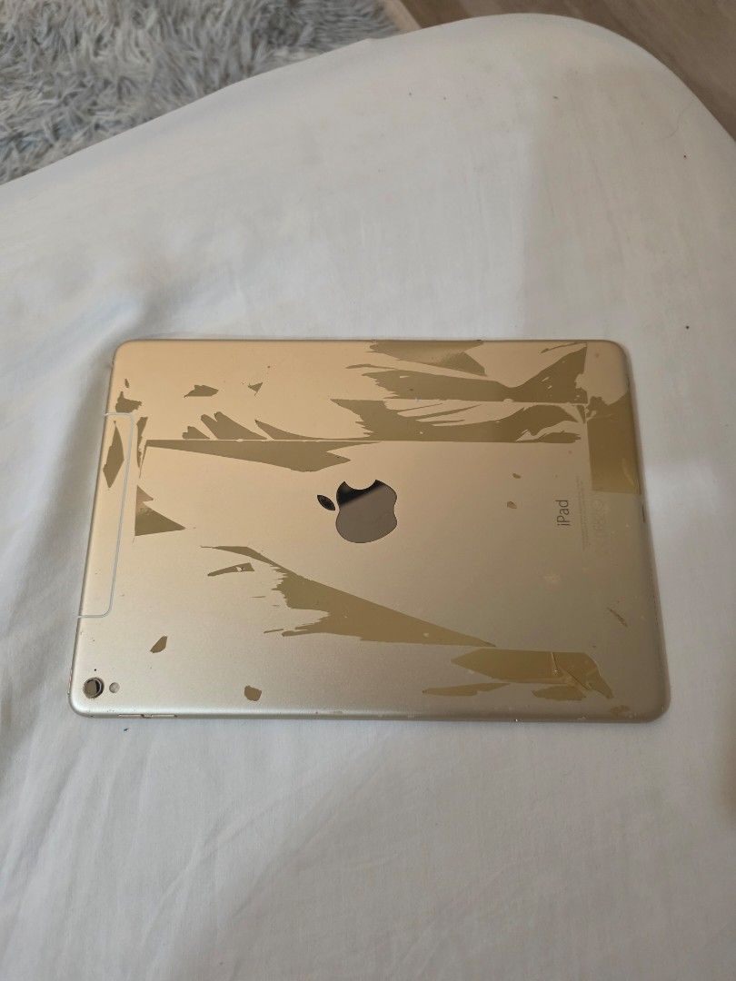 iPad Pro 9.7 128GB CELLULAR 2016. BAD CONDITION446058007584450562