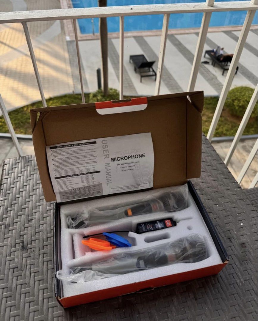 Jbl microphone (Category: Microphones) located in Paranaque City. Submitted by ollaboutmycloset (Listing ID 1436109894, Image 1). Description: Its brand new 2 na po ganito gift ung isa. .