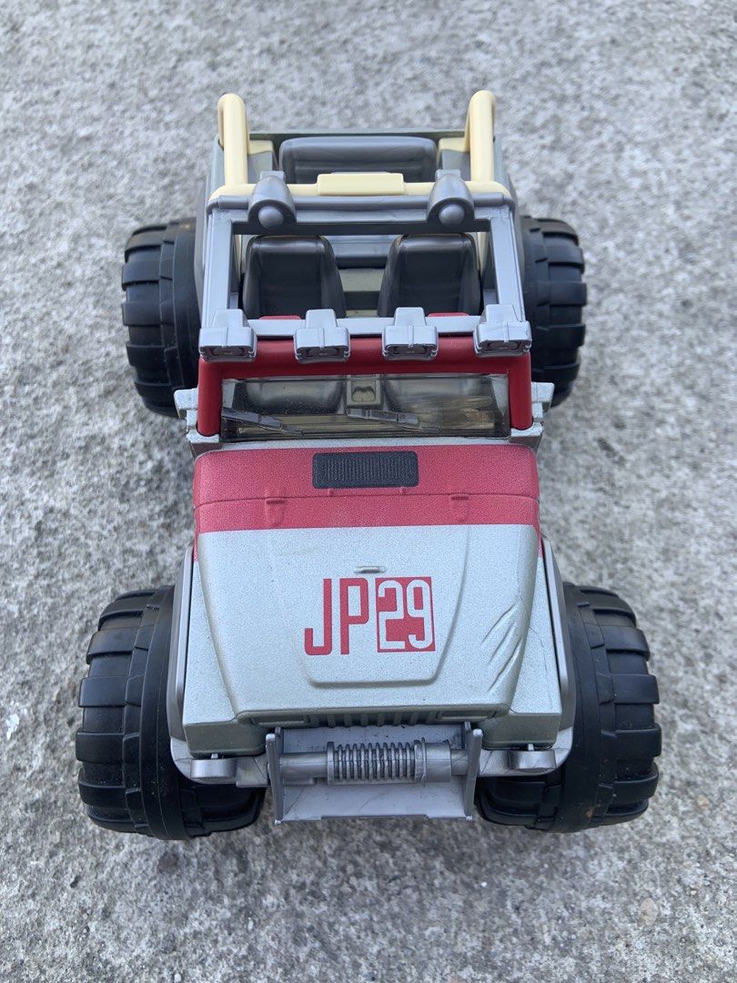 Jurassic World '93 Jeep Wrangler (Category: Vehicle & Diecast Models) located in General Trias. Submitted by usitemsss (Listing ID 1436159822, Image 2). Description: -1,500 only -8.5/10 condition -Hindi masyadong nalaro. More on display. -MOP: BDO/Gcash only - Original (From US) -We only ship via Lalamove or J&T..