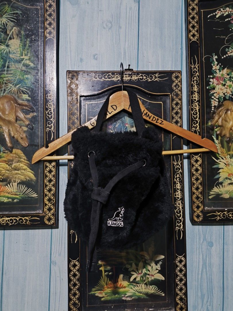Kangol Teddy Bucket bag (Fur) (Category: Tote Bags) located in Kapalong. Submitted by og_archives (Listing ID 1436177094, Image 1). Description: 𝗞𝗮𝗻𝗴𝗼𝗹 𝗧𝗲𝗱𝗱𝘆 𝗕𝘂𝗰𝗸𝗲𝘁 𝗯𝗮𝗴🦘 Authentic Excellent condition No issue Kapalong, Davao del Norte, Mindanao..