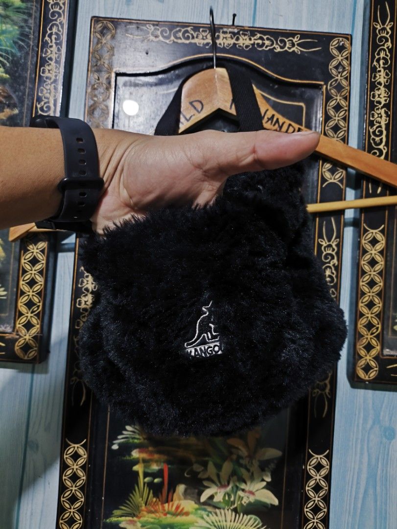 Kangol Teddy Bucket bag (Fur) (Category: Tote Bags) located in Kapalong. Submitted by og_archives (Listing ID 1436177094, Image 2). Description: 𝗞𝗮𝗻𝗴𝗼𝗹 𝗧𝗲𝗱𝗱𝘆 𝗕𝘂𝗰𝗸𝗲𝘁 𝗯𝗮𝗴🦘 Authentic Excellent condition No issue Kapalong, Davao del Norte, Mindanao..