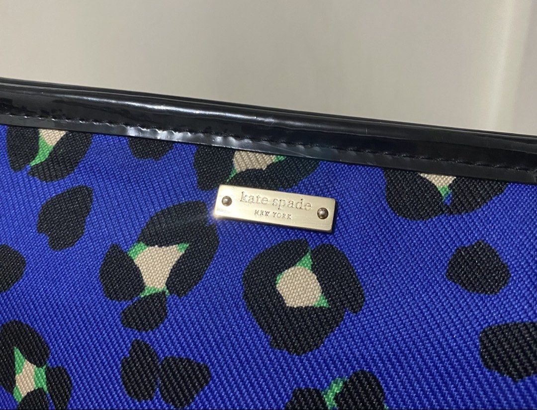 Kate Spade Travel Pouch (Category: Purses & Pouches) located in Cavite. Submitted by chubbsavenue (Listing ID 1436187386, Image 3). Description: .
